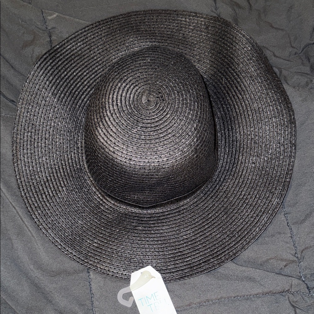 Time and Tru Black Women's Hat